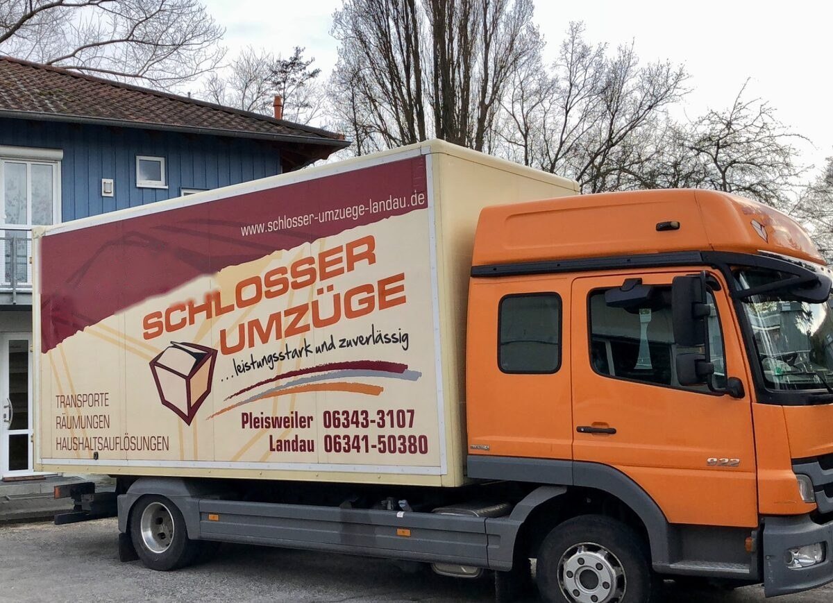 Möbelwagen von Schlosser Umzüge für Umzüge in Edenkoben und der Südpfalz